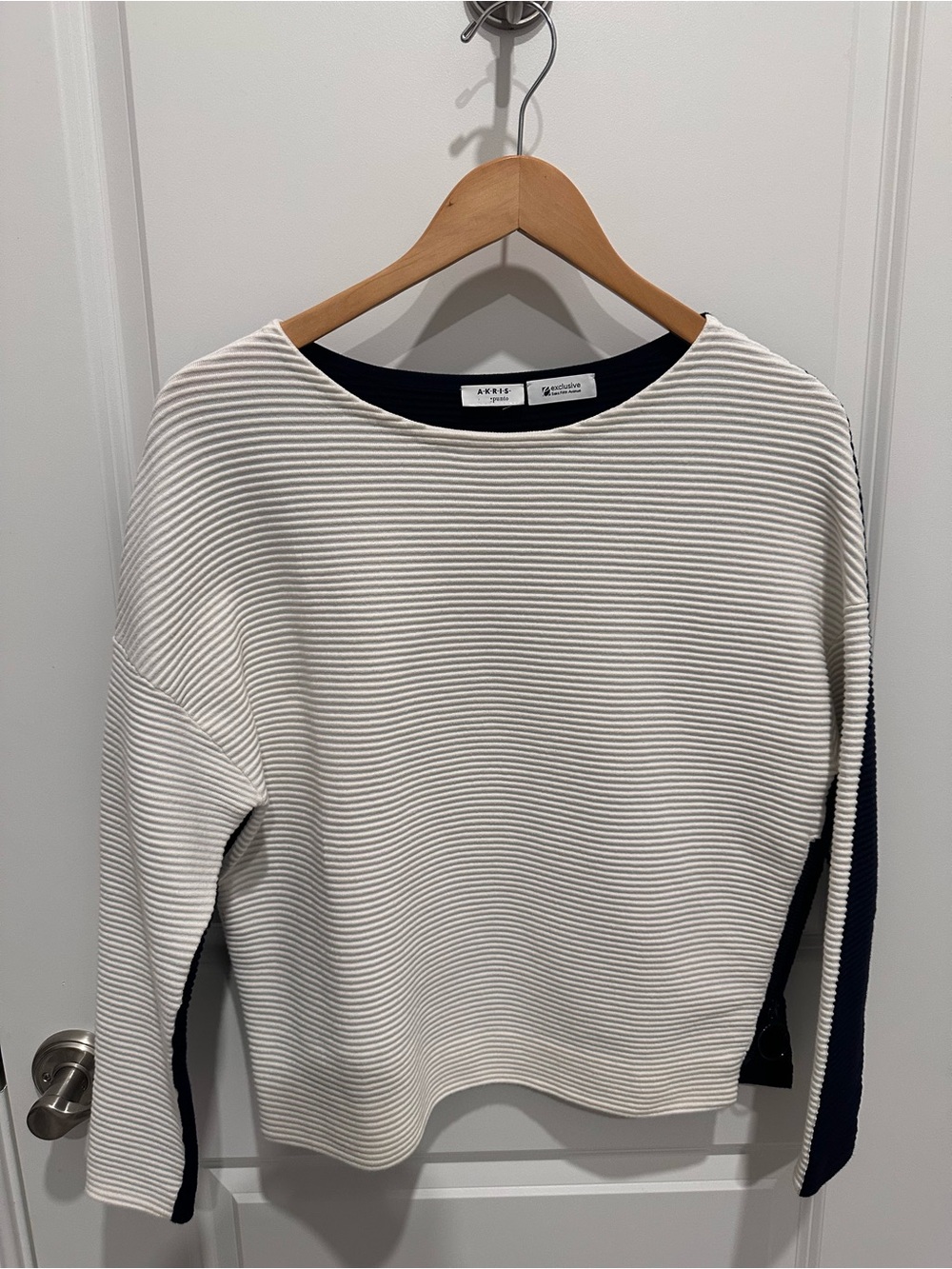 Akris Punto White Ribbed Sweater with Navy Accents